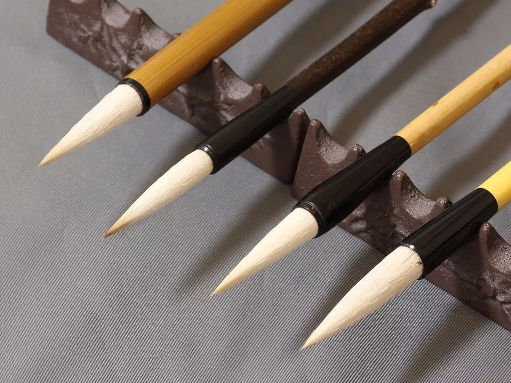 关于毛笔的谜语_谜底是毛笔的谜语