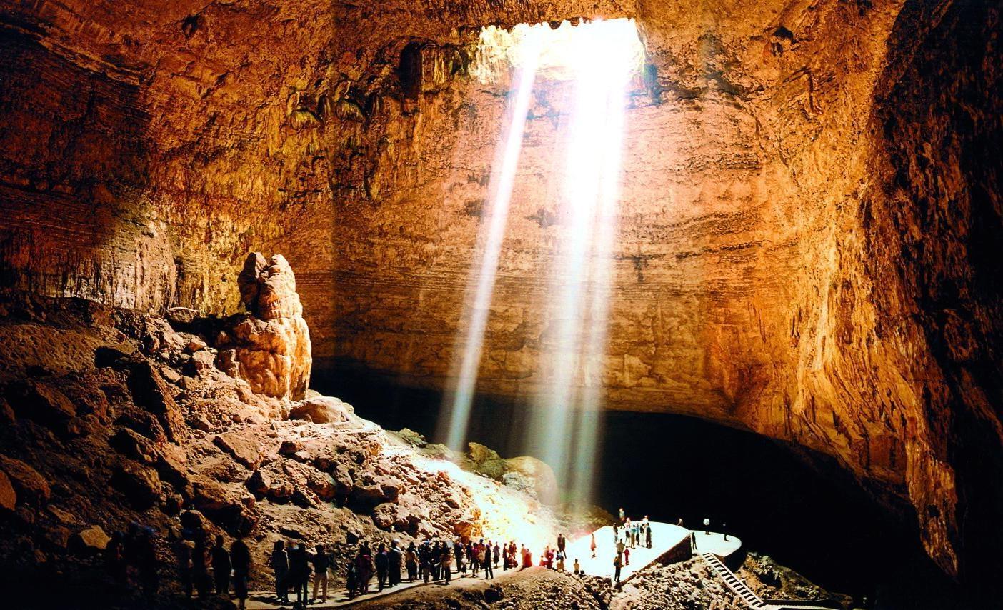 唐巴勒洞窟彩绘岩画 神秘天象图